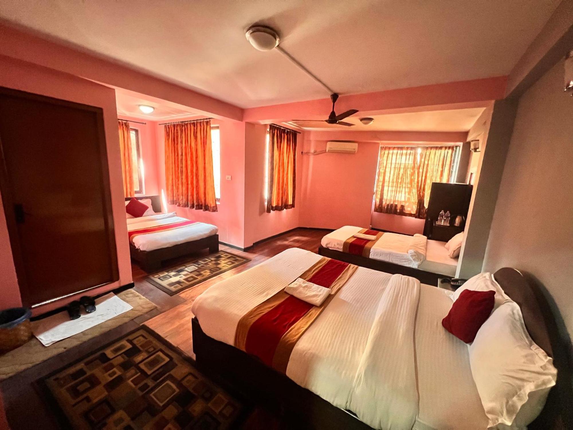 Hotel Family Home กาฐมาณฑุ ภายนอก รูปภาพ