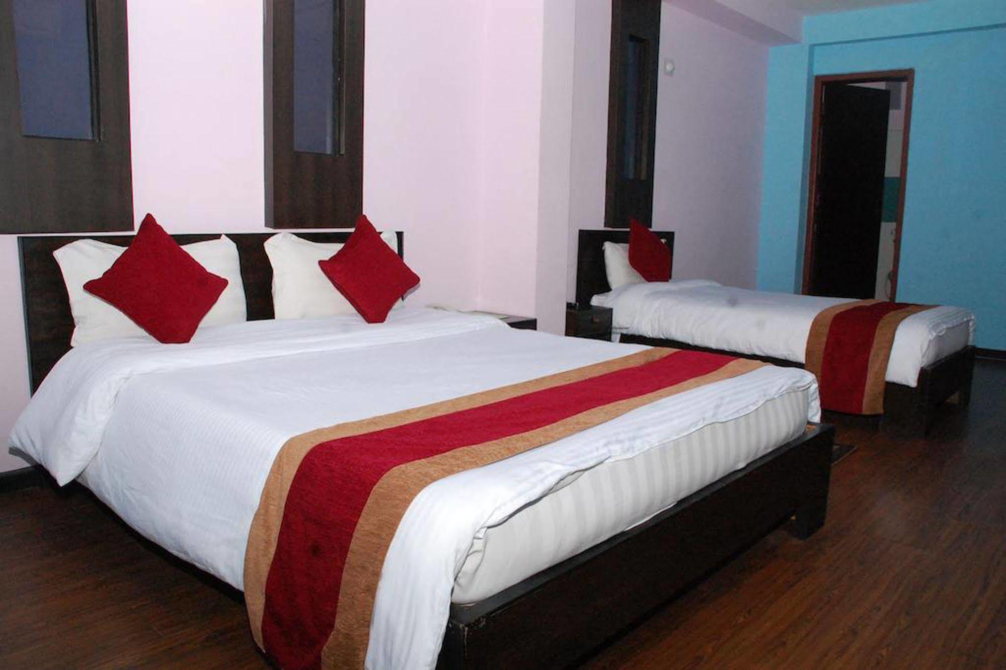 Hotel Family Home กาฐมาณฑุ ภายนอก รูปภาพ