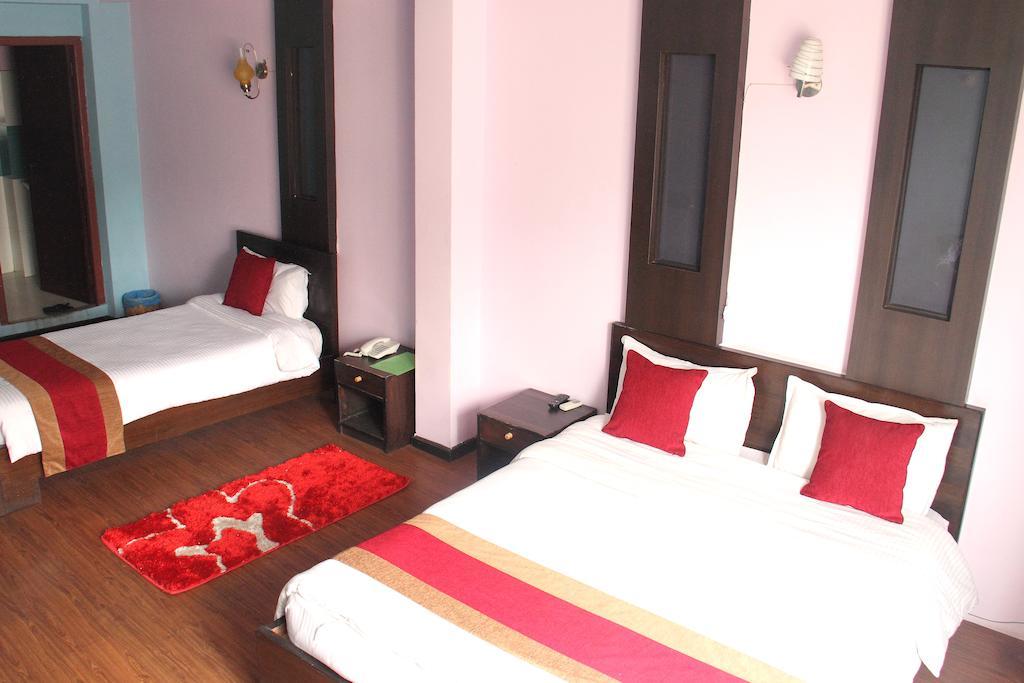 Hotel Family Home กาฐมาณฑุ ภายนอก รูปภาพ